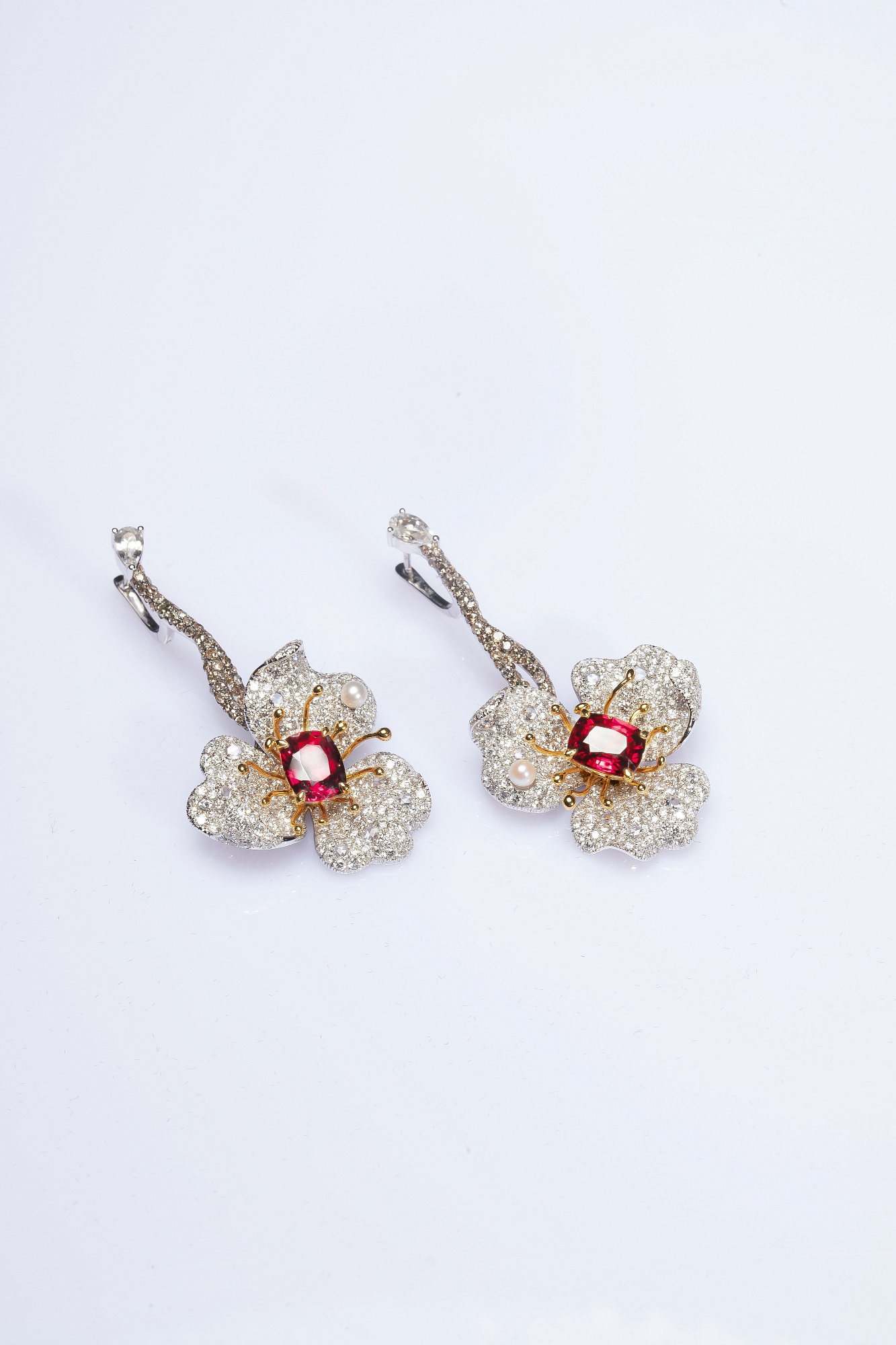 Earrings collection Oriental Garden, LAETITIA, Spinels, Diamonds, Brown Diamonds, Sapphires, Pearl | Photo 2